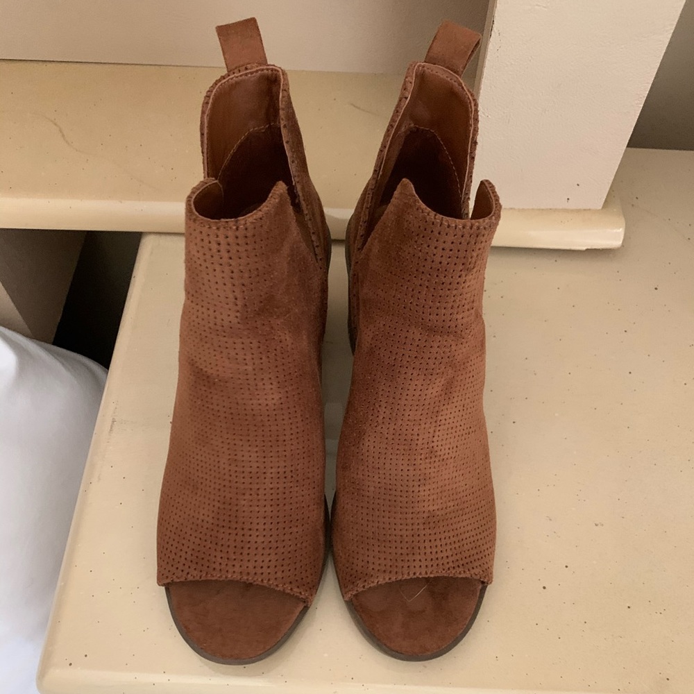 Universal Thread Booties - image 2